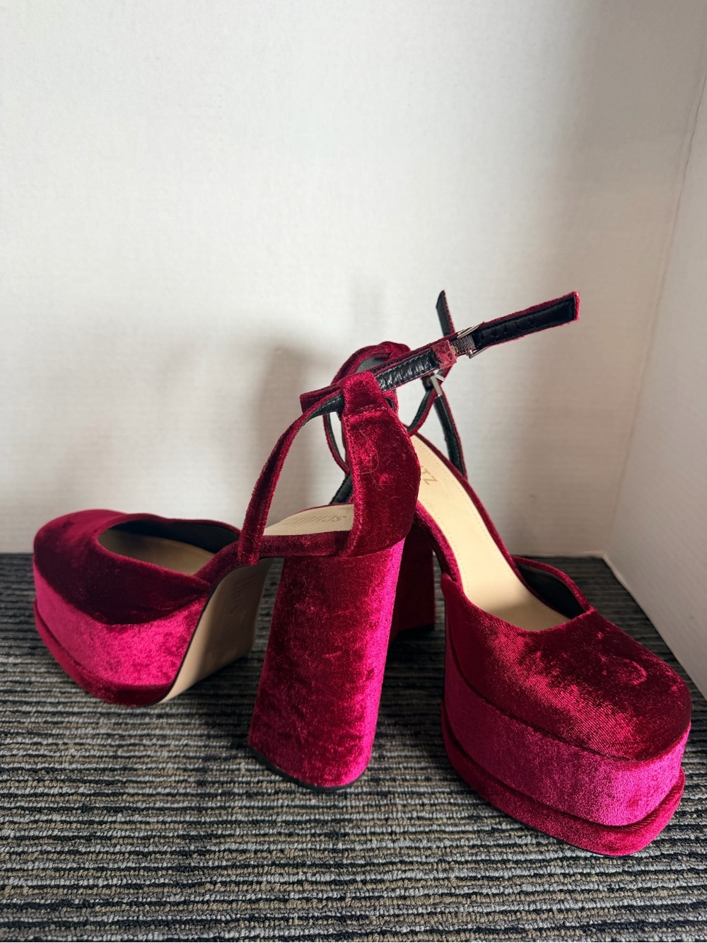 SCHUTZ Fuchsia Velvet Platform Block Heel Sandals - Picture 7 of 8